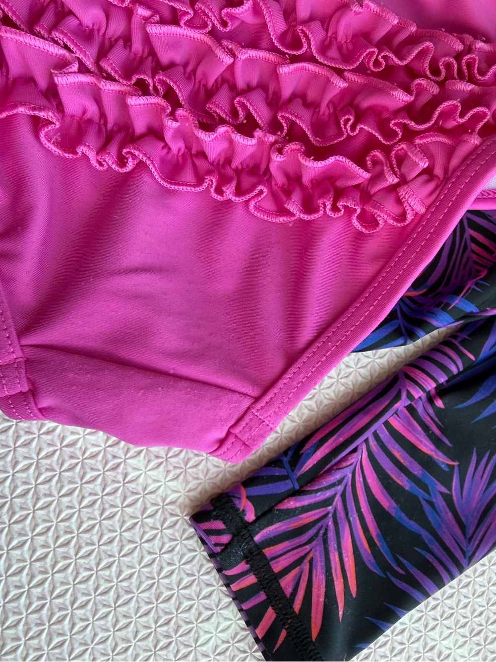 RuffleButts Rashguard - Picture 4 of 4